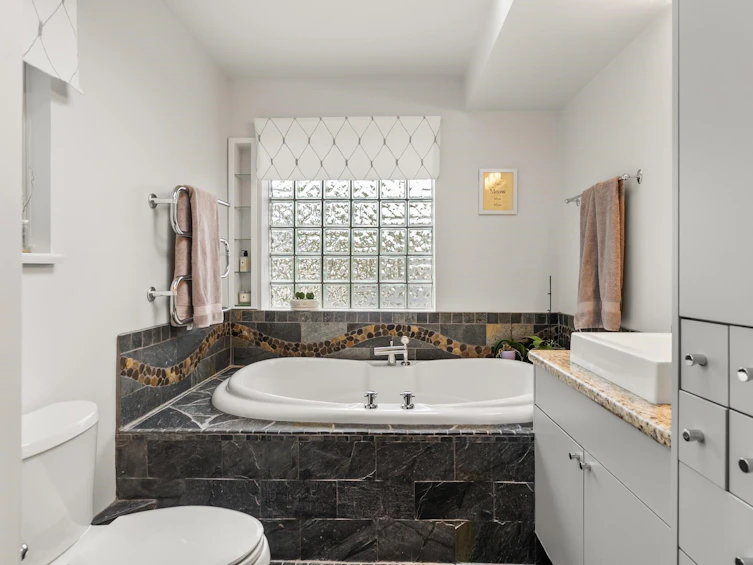 2146 W 14th Avenue, Vancouver, BC, V6K 2V7 - 34