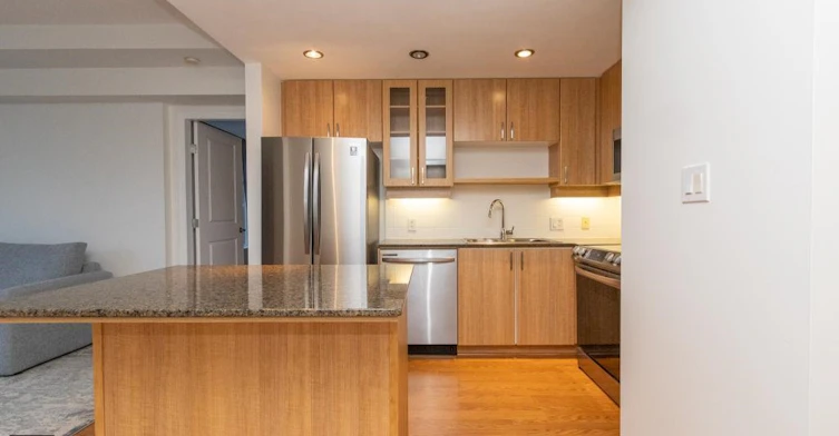 707-9232 University Crescent, Burnaby, BC, V5A 0C8 - 7