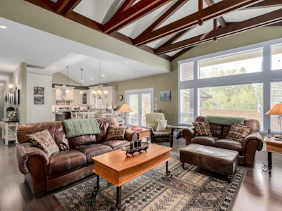 8760 Fairdell Crescent - 5