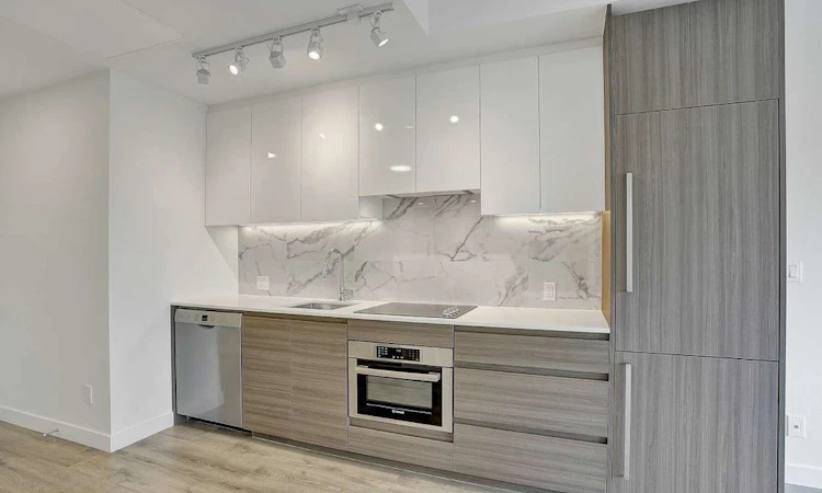 1202-10626 City Parkway