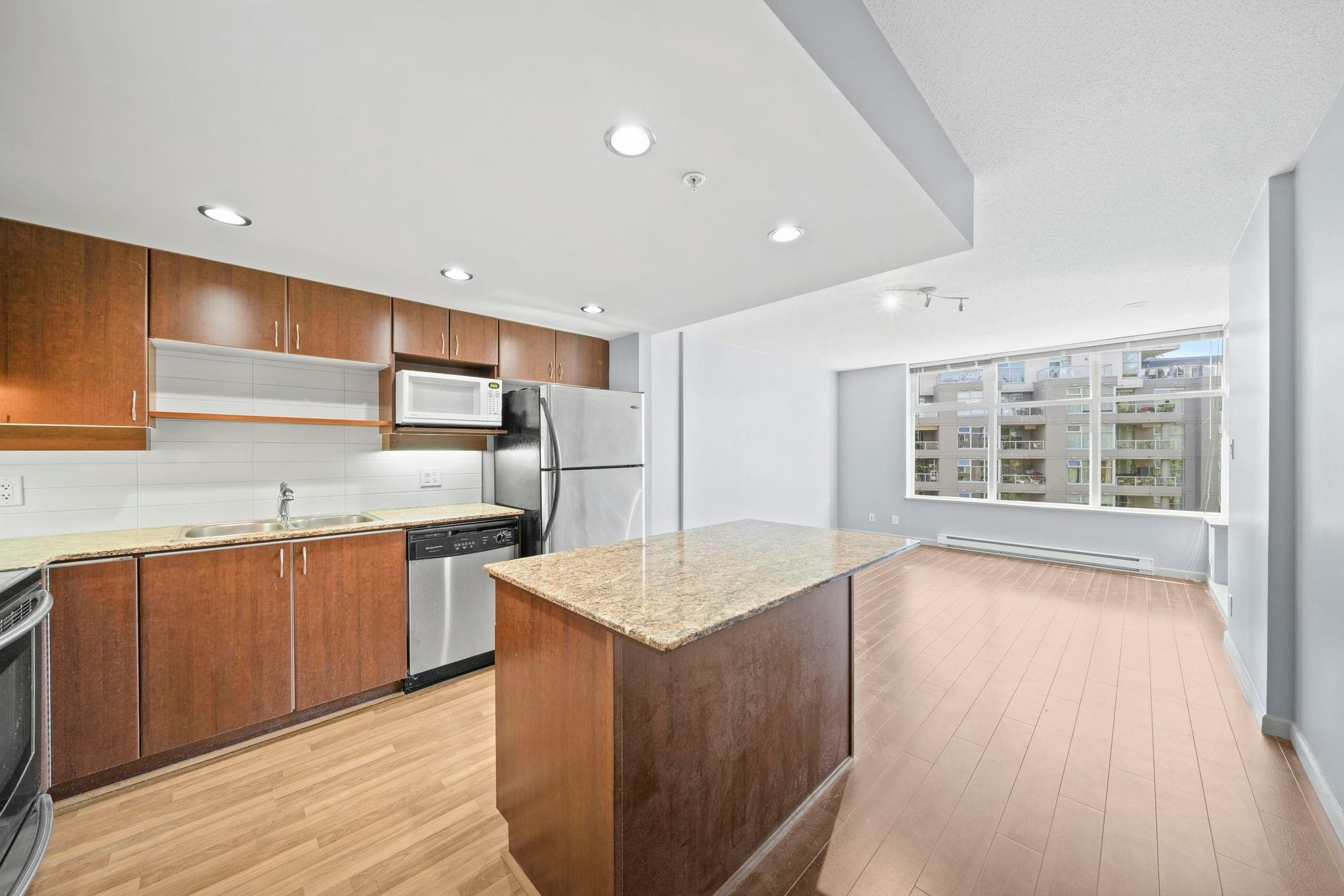 605-9262 University Crescent, Burnaby, BC, V5A 0A4 - 11