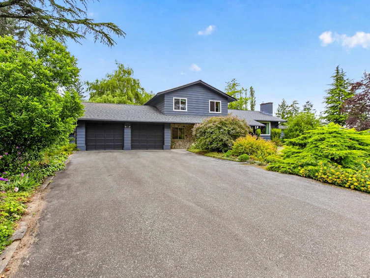 22979 71a Avenue, Langley, BC, V2Y 2K1