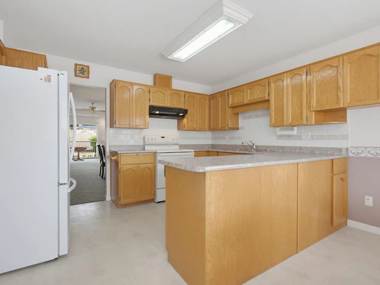 16-32615 Murray Avenue, Abbotsford, BC, V2T 4T8 - 4