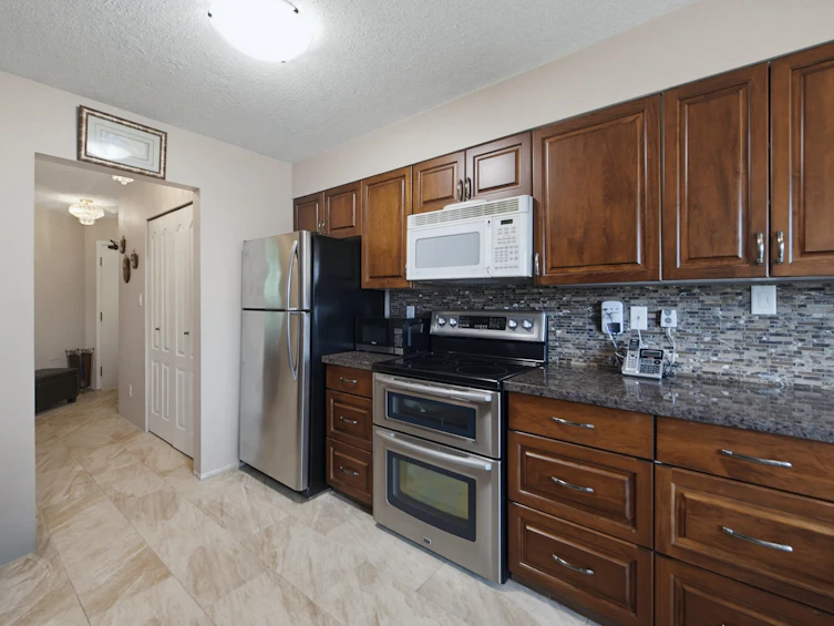 202-612 Fifth Avenue, New Westminster, BC, V3M 1X5 - 4