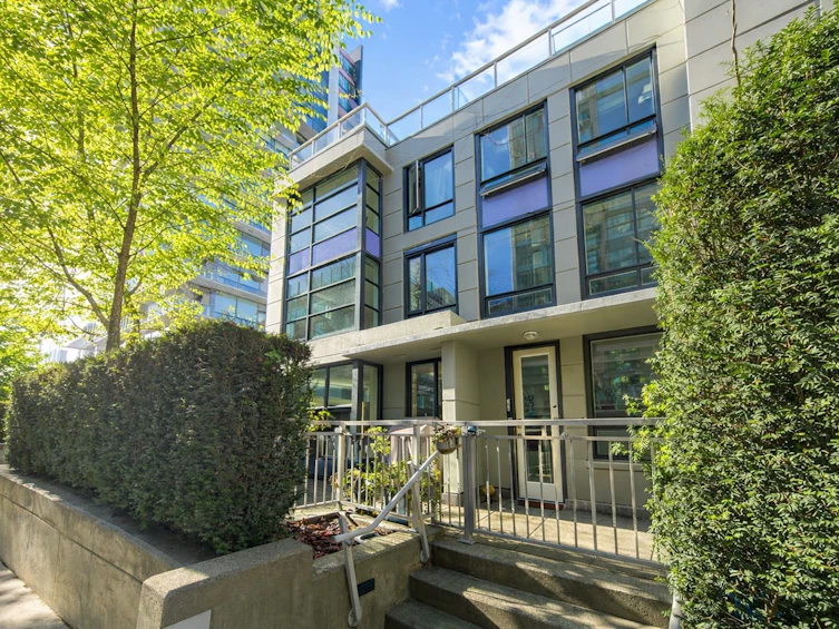 156 W 1st Avenue, Vancouver, BC, V5Y 0H6