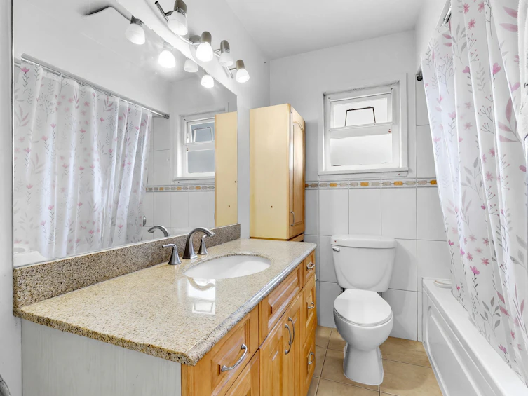2514 E 27th Avenue, Vancouver, BC, V5R 1N1 - 15
