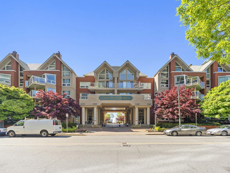 106-1240 Quayside Drive, New Westminster, BC, V3M 6H1