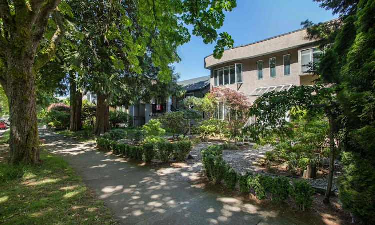 2945 W 12th Avenue