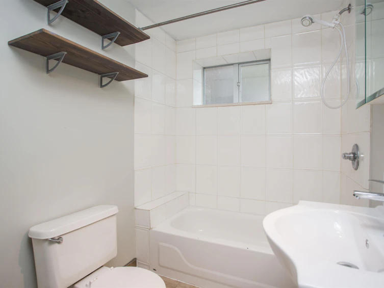 2536 E 29th Avenue, Vancouver, BC, V5R 1V1 - 18