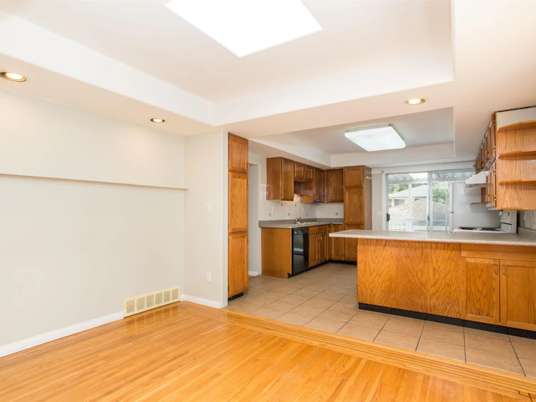 2536 E 29th Avenue, Vancouver, BC, V5R 1V1 - 8