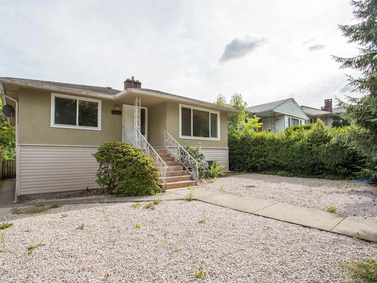 2536 E 29th Avenue, Vancouver, BC, V5R 1V1 - 2