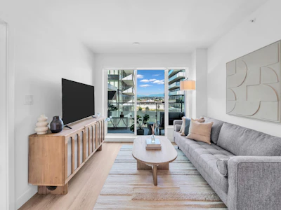 601-7977 Lansdowne Road - 4