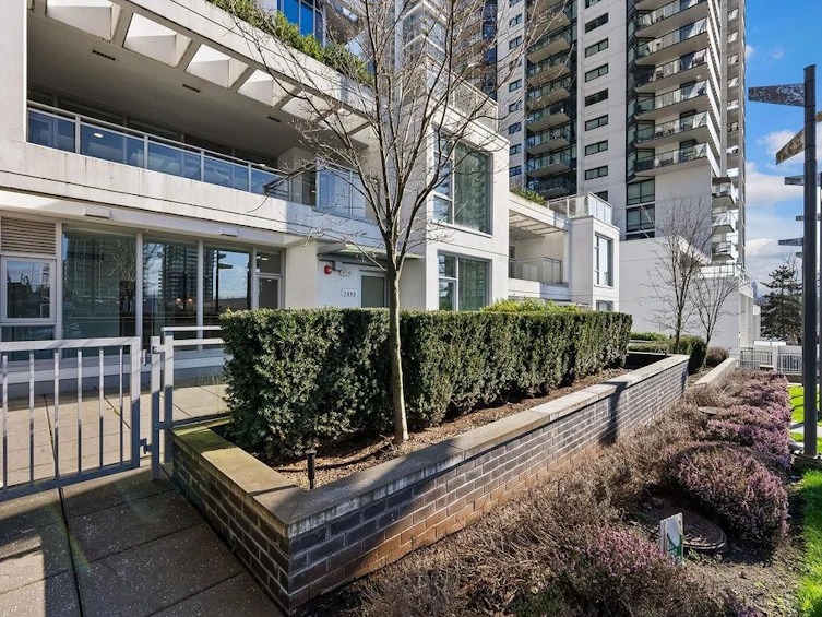 TH02-2288 Alpha Avenue, Burnaby, BC, V5C 0L9 - 37