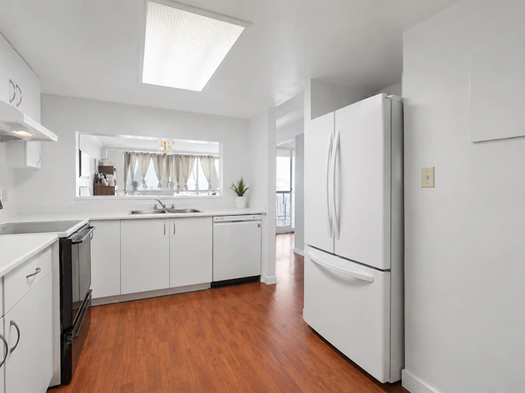 1701-14881 103a Avenue, Surrey, BC, V3R 0M5 - 8