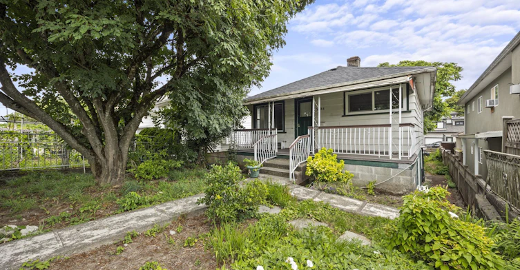 4736 Knight Street, Vancouver, BC, V5N 3N2