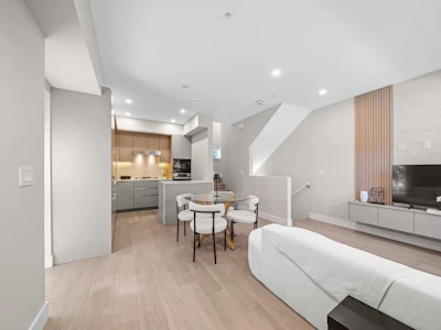 130 W Woodstock Avenue - 2