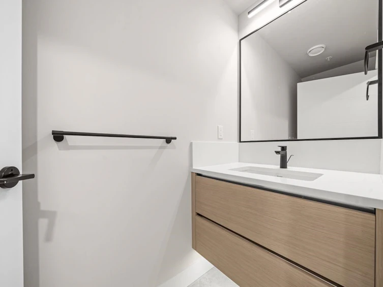130 W Woodstock Avenue, Vancouver, BC, V5Y 0P4 - 9