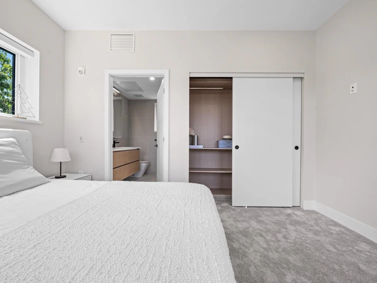 130 W Woodstock Avenue, Vancouver, BC, V5Y 0P4 - 20