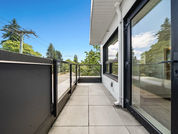 130 W Woodstock Avenue, Vancouver, BC, V5Y 0P4 - 24