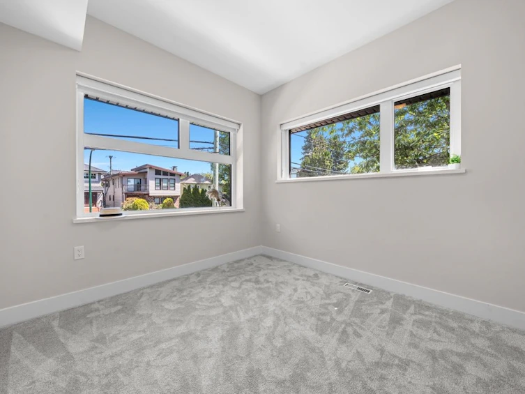 130 W Woodstock Avenue, Vancouver, BC, V5Y 0P4 - 12