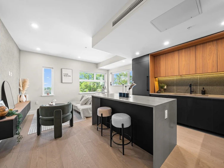 5-128 W Woodstock Avenue, Vancouver, BC, V5Y 0P4