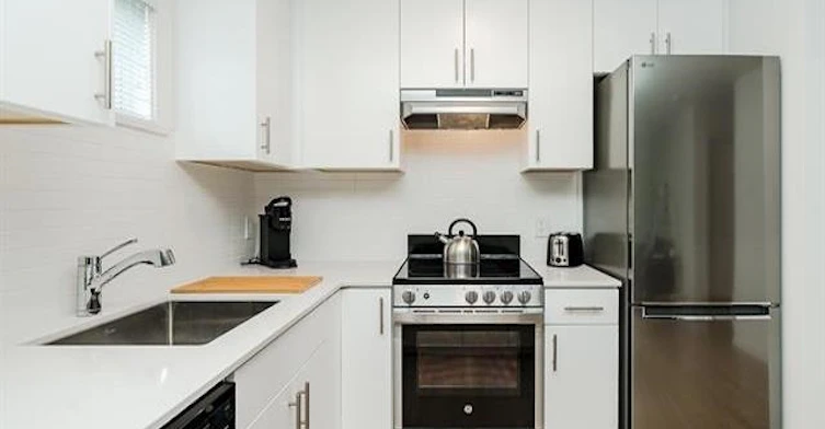 304-8690 Montcalm Street, Vancouver, BC, V6P 4P8 - 3