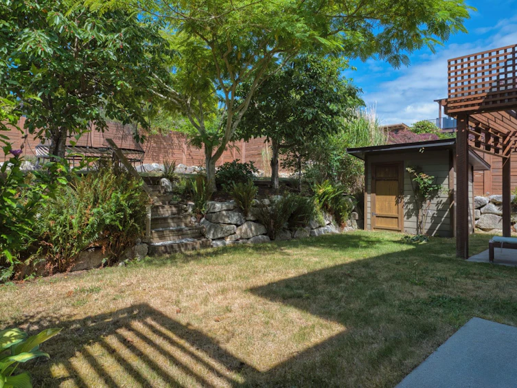 5631 Page Road, Sechelt, BC, V7Z 0N7 - 27