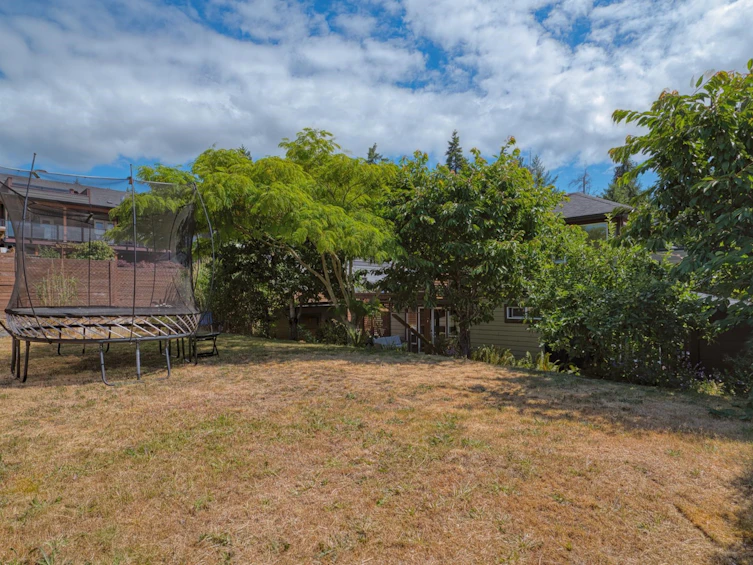 5631 Page Road, Sechelt, BC, V7Z 0N7 - 34
