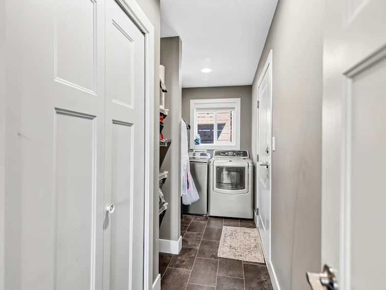 5631 Page Road, Sechelt, BC, V7Z 0N7 - 23