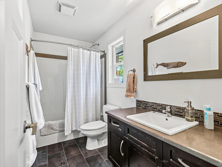 5631 Page Road, Sechelt, BC, V7Z 0N7 - 21
