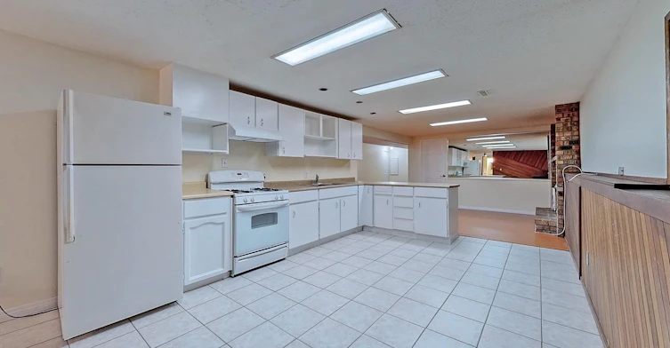 768 Como Lake Avenue, Coquitlam, BC, V3J 3N1 - 10
