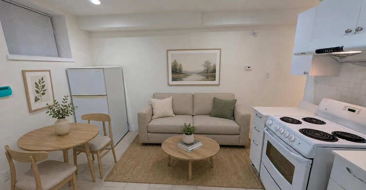 1BED-25XX E 28 Avenue, Vancouver, BC, V5R 1R7