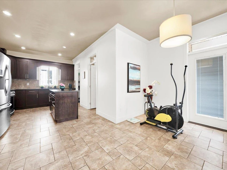 7032 195a Street, Surrey, BC, V4N 5Z2 - 9