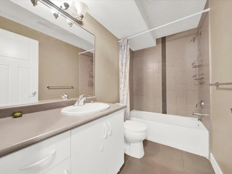 7032 195a Street, Surrey, BC, V4N 5Z2 - 30