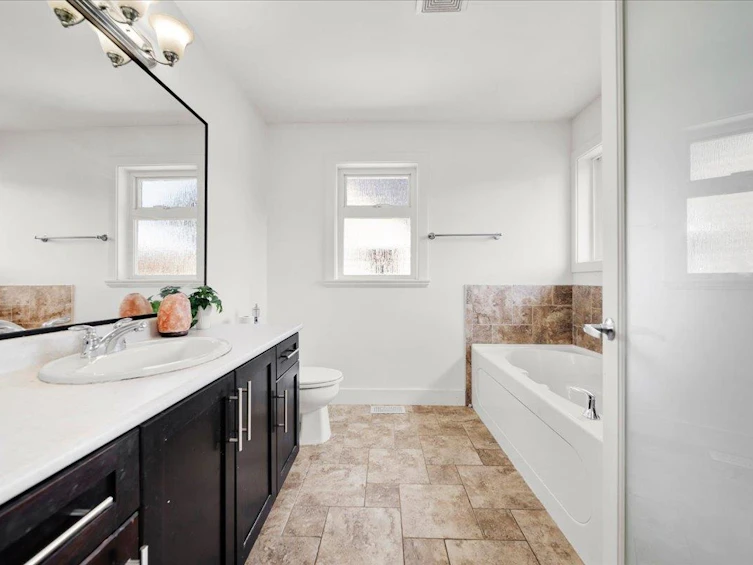 7032 195a Street, Surrey, BC, V4N 5Z2 - 17