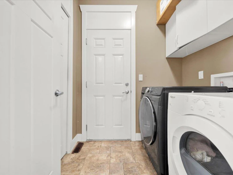 7032 195a Street, Surrey, BC, V4N 5Z2 - 10