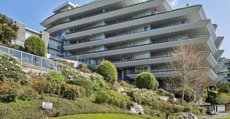 204-866 Arthur Erickson Place, West Vancouver, BC, V7T 1J1 - 2