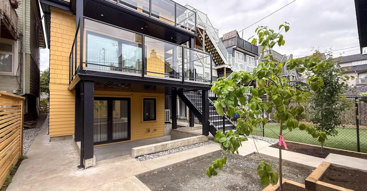 1955 W 1st Avenue, Vancouver, BC, V6J 1G7 - 2