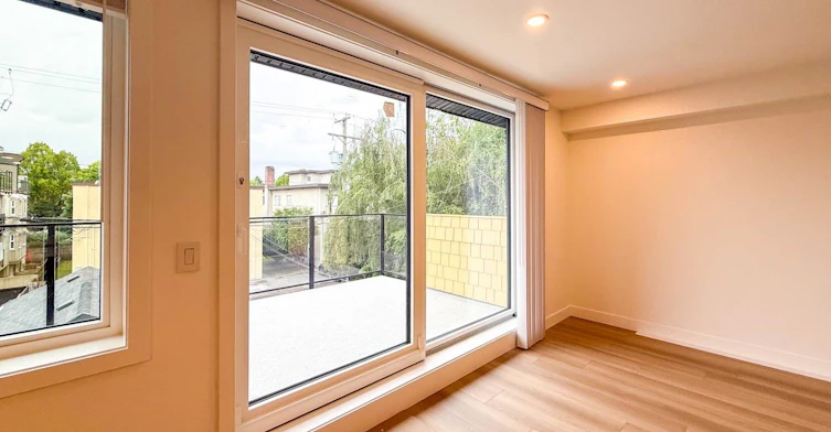 1955 W 1st Avenue, Vancouver, BC, V6J 1G7 - 8