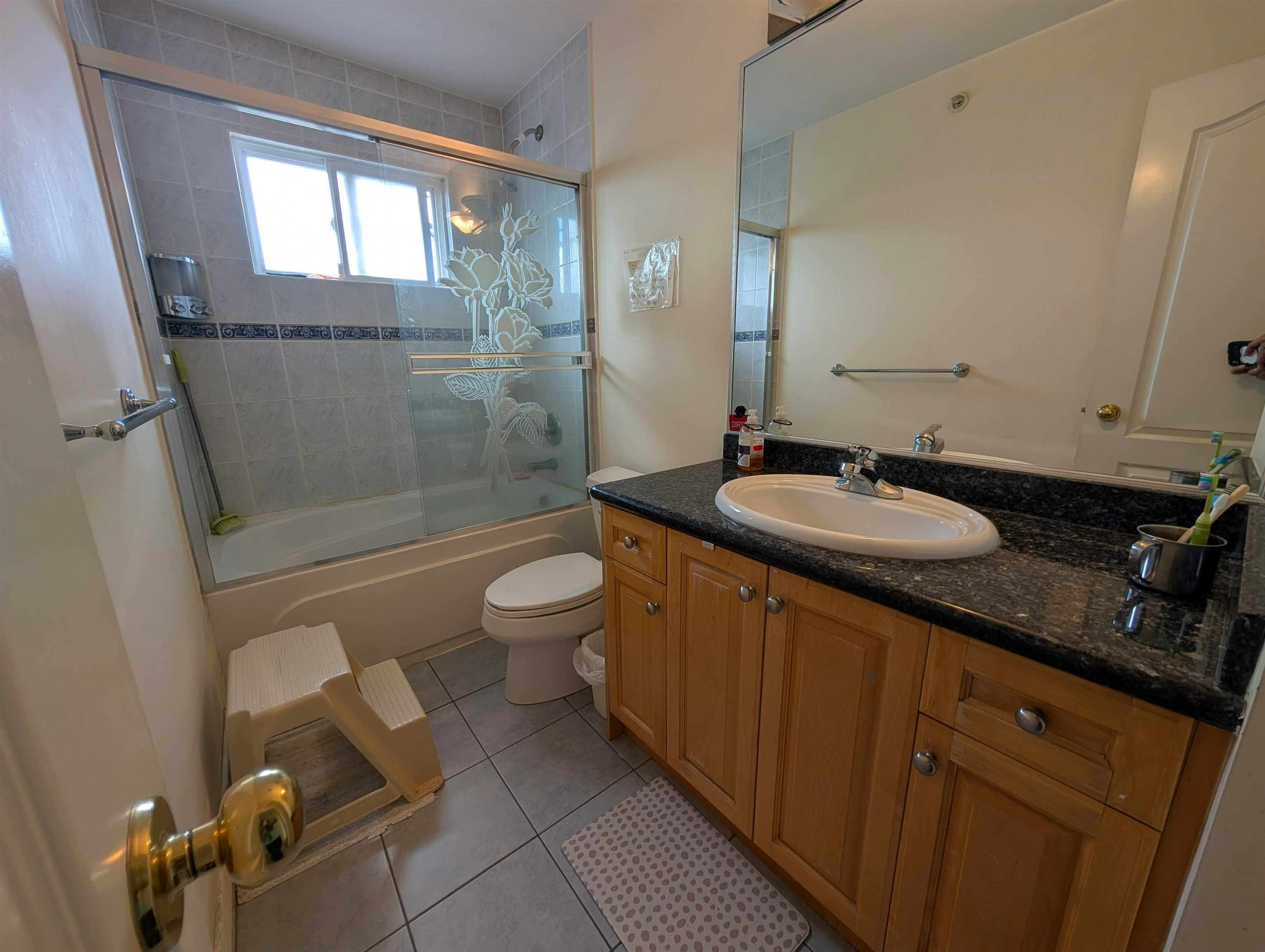 ROOMS in SHARED-4XXX Reid Street, Vancouver, BC, V5R 3Y6 - 5