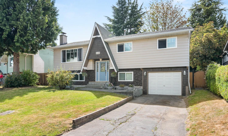 5933 Angus Place