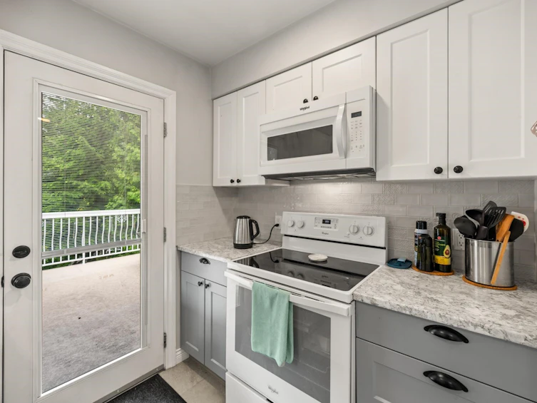 1001 Gatensbury Street, Coquitlam, BC, V3J 5J6 - 6