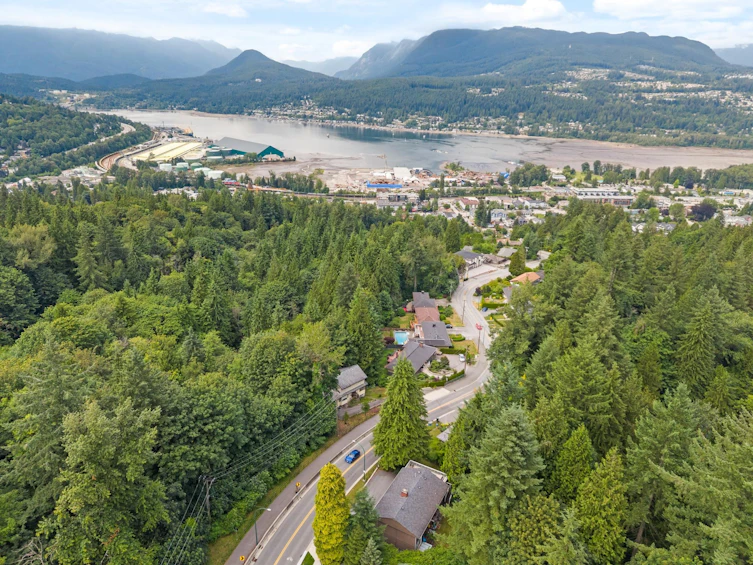 1001 Gatensbury Street, Coquitlam, BC, V3J 5J6 - 40