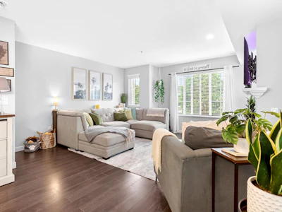 61-20560 66 Avenue - 4