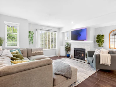 61-20560 66 Avenue - 3