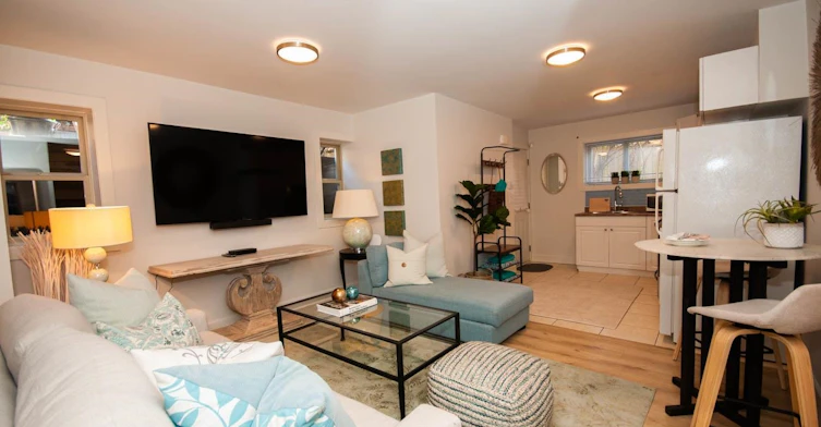 Suite-1534 Bewicke Avenue, North Vancouver, BC, V7M 3B9 - 9