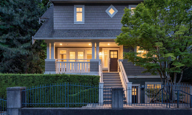 2459 W 39th Avenue
