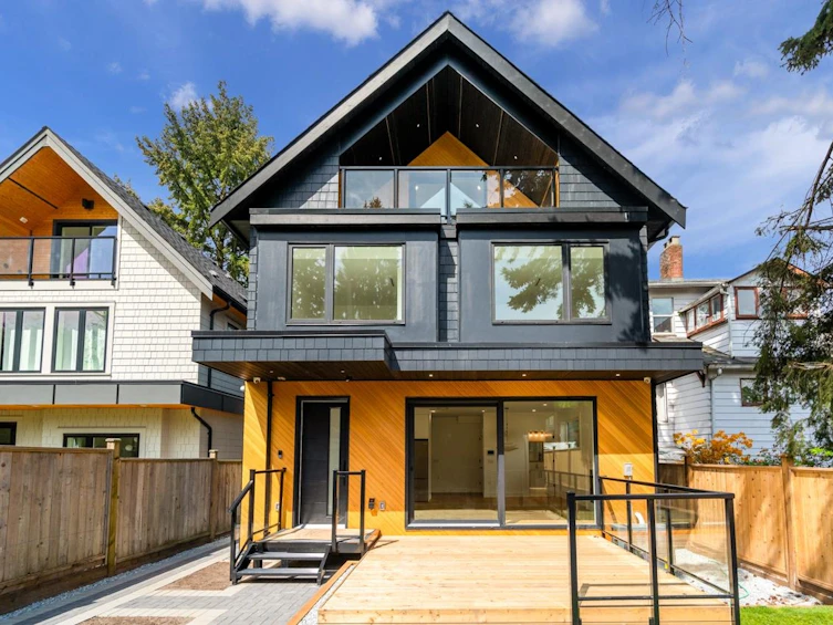 2-950 W 17th Avenue, Vancouver, BC, V5Z 1V4