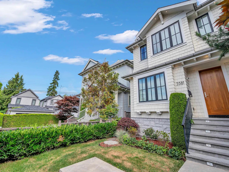 3581 W 32nd Avenue, Vancouver, BC, V6S 1Z1 - 3