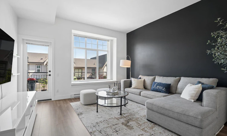 45-3552 Victoria Drive